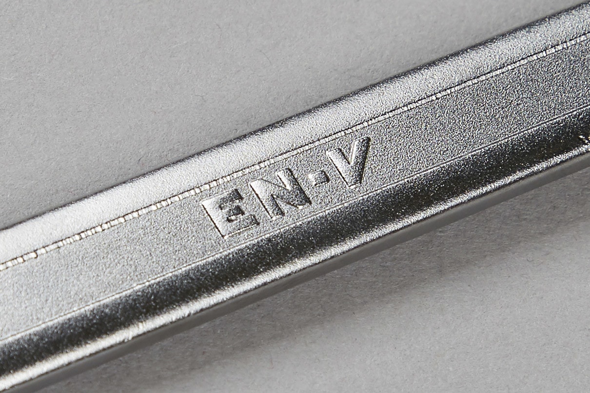 en-v-8-35689.jpg